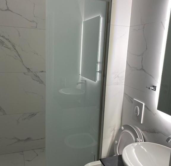 Deluxe Suite King Bed, Angel Saranda Palace