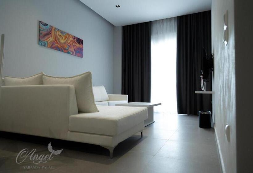 سوییت جونیور با چشم‌انداز دریا, Angel Saranda Palace