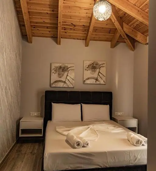 Deluxe Suite King Bed, Angel Saranda Palace