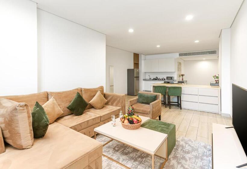 带3个卧室的公寓, Mirot