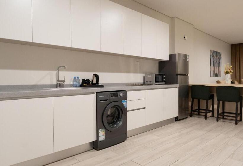 带3个卧室的公寓, Mirot