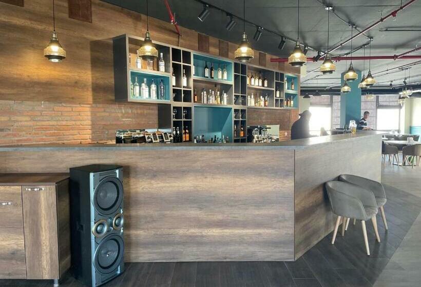 آپارتمان 1 خوابه با بالکن, Apartment Qumli