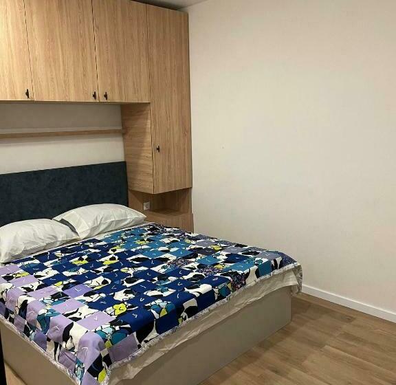 آپارتمان 1 خوابه با بالکن, Apartment Qumli