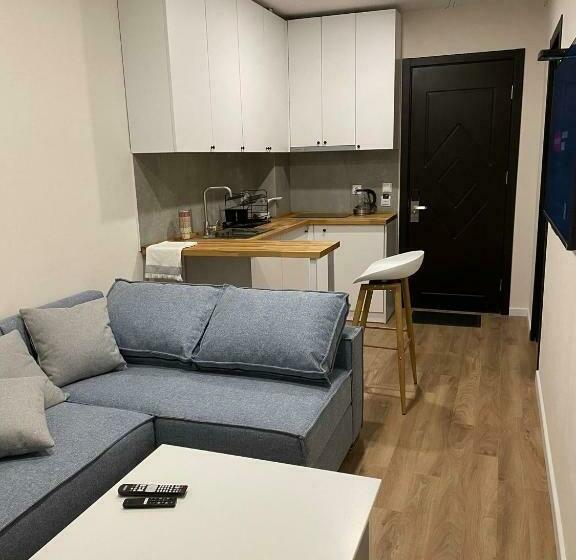 آپارتمان 1 خوابه با بالکن, Apartment Qumli