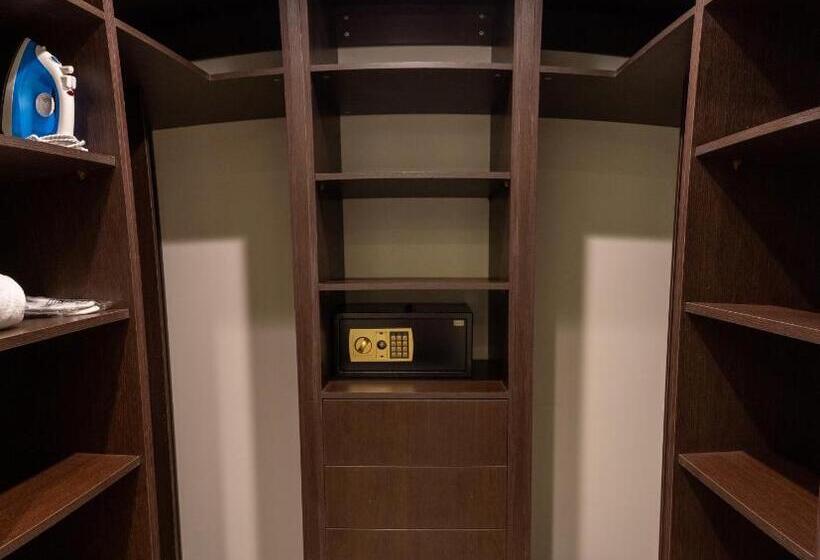 带2个卧室的公寓, Mirot