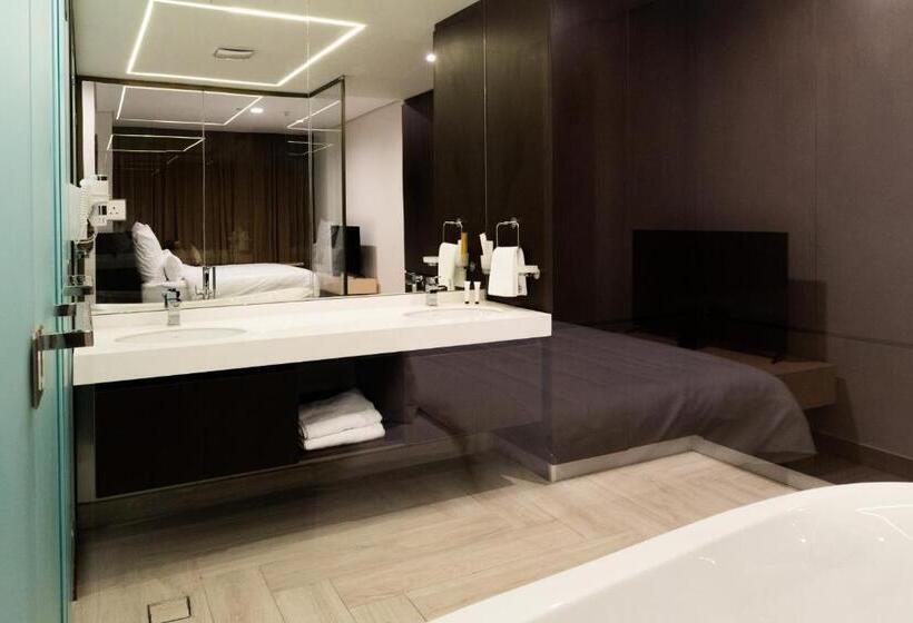 带3个卧室的公寓, Mirot