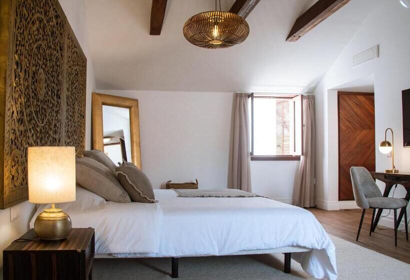 اتاق لوکس سه تخته, Casa Da Djedja