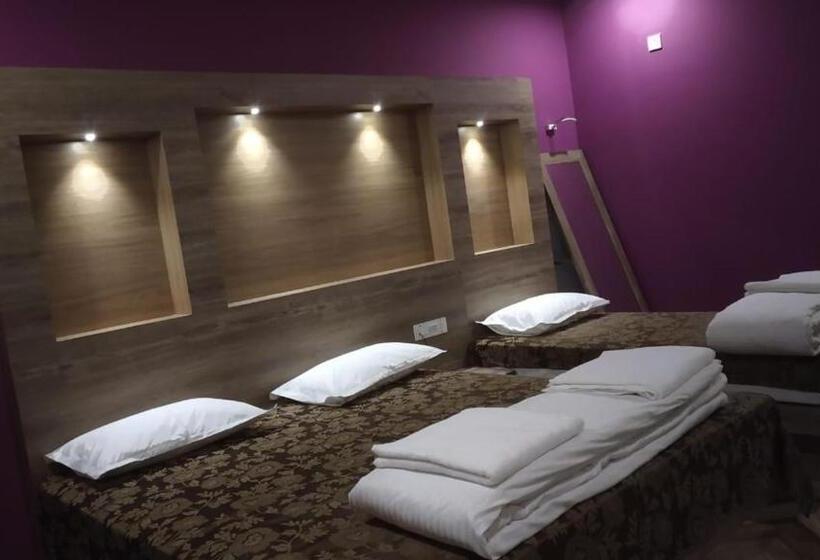 غرفة ديلوكس, Shreesh