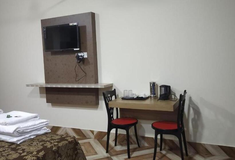 غرفة ديلوكس, Shreesh