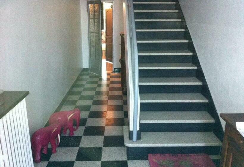 غرفة قياسية, La Cathare