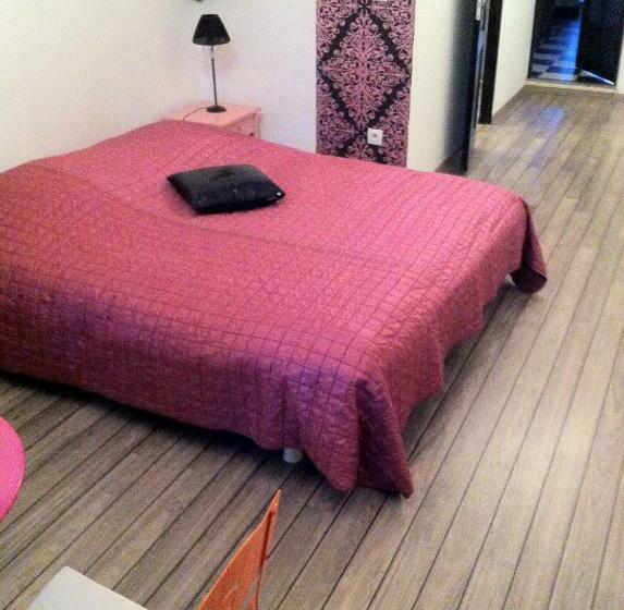 غرفة قياسية, La Cathare