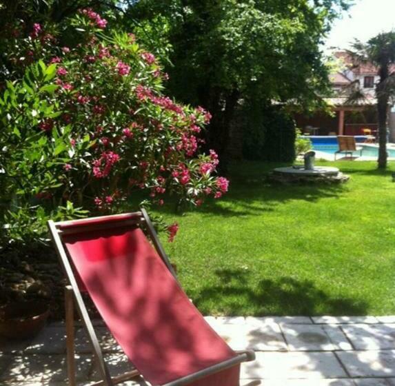 غرفة قياسية, La Cathare