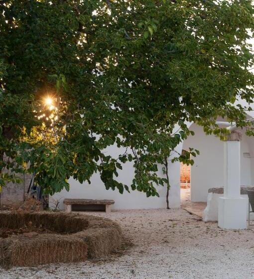 سوئیت جونیور با چشمانداز باغ, Masseria San Martino