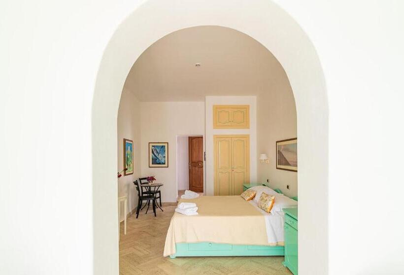 סוויטת דלוקס נוף לים, Stromboli Suite Apartment With Terrace Volcano & Sea View