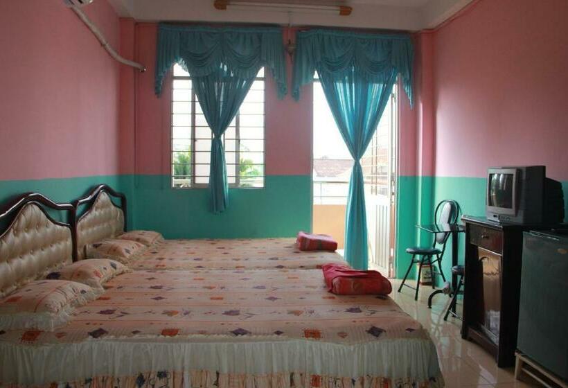 اتاق لوکس با بالکن, Huỳnh Hương Guesthouse