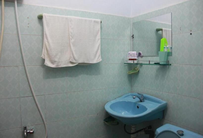 اتاق لوکس با بالکن, Huỳnh Hương Guesthouse