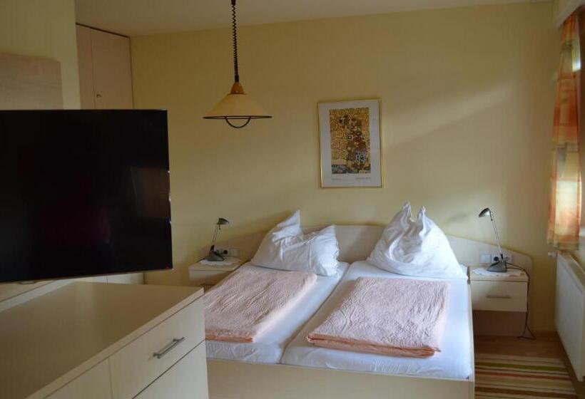 스탠다드 발코니 룸, Pension Hartmann