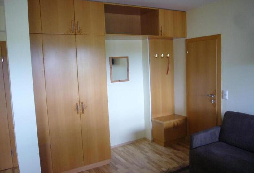 1 Bedroom Apartment Lake View, Pension Hartmann