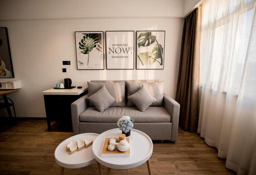 סוויטה, 银座精宿酒店(济南莱芜旅发印象城凤城西大街店)