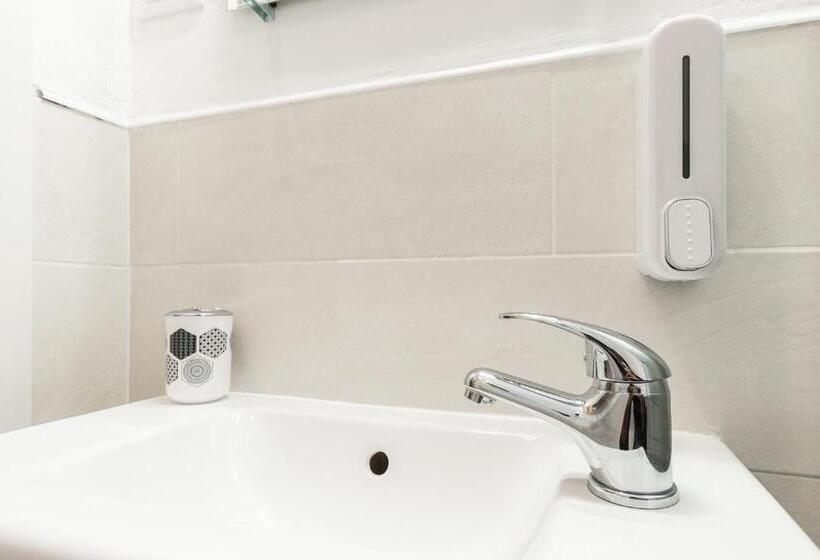 غرفة قياسية ثلاثية, Vittorioveneto126