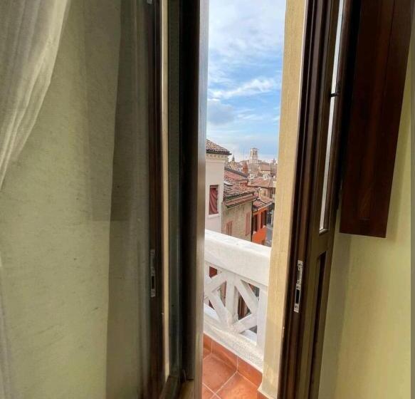 اتاق لوکس با چشم‌انداز, Dimora Al Saraceno