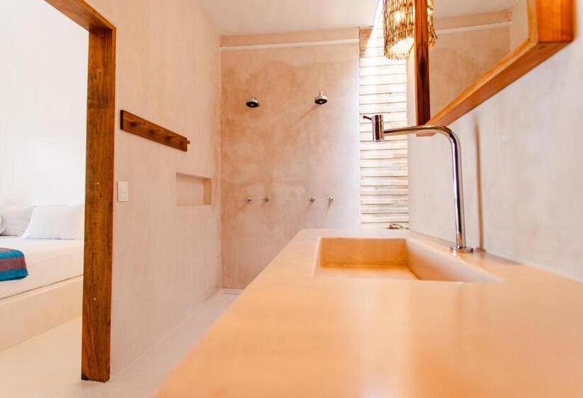 جناح سوبيريور, Cafe Jeri