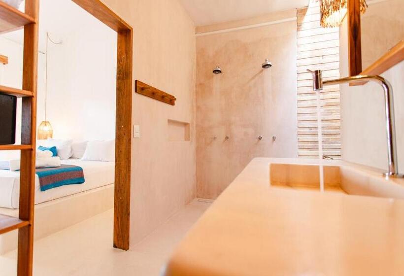 جناح سوبيريور, Cafe Jeri