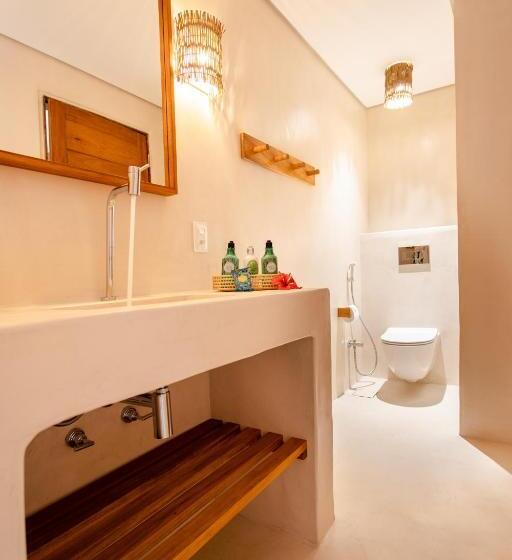 جناح مطلّ علي الحديقة, Cafe Jeri