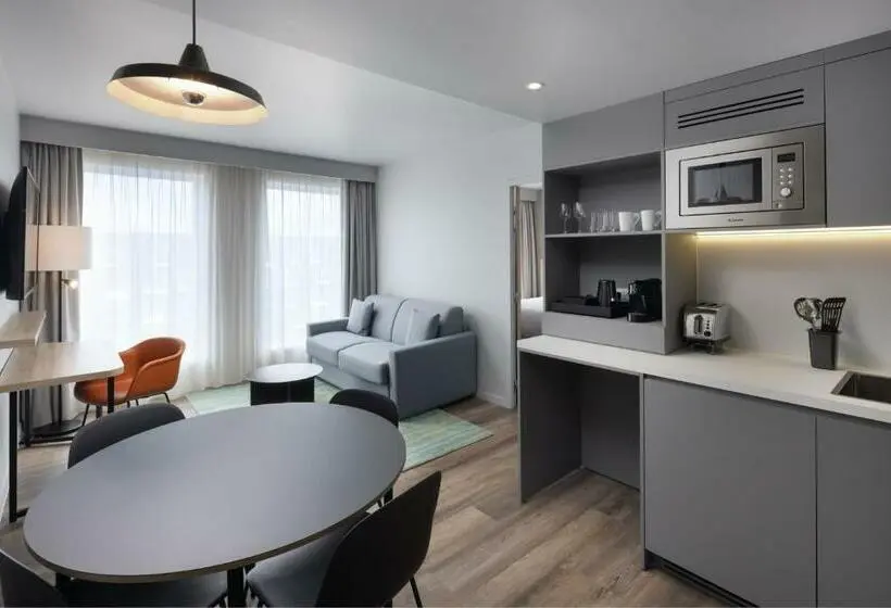 سوئیت با تخت بزرگ, Residence Inn By Marriott Paris Charles De Gaulle Central Airport