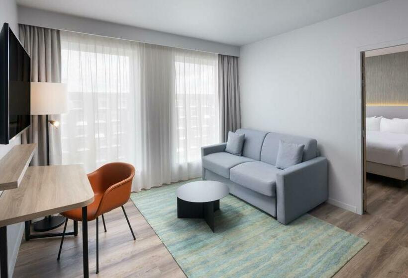Люкс Кровать Кинг, Residence Inn By Marriott Paris Charles De Gaulle Central Airport