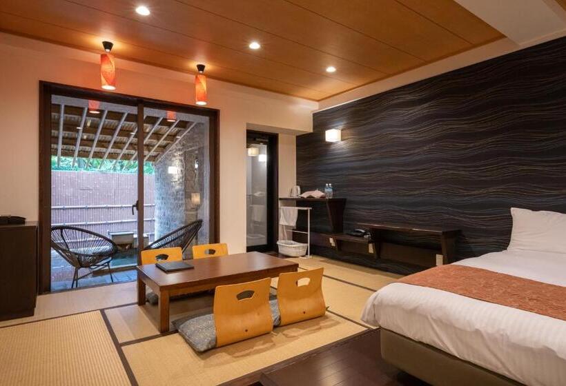 スタンダード4人部屋, 伊豆高原温泉ホテル 森の泉