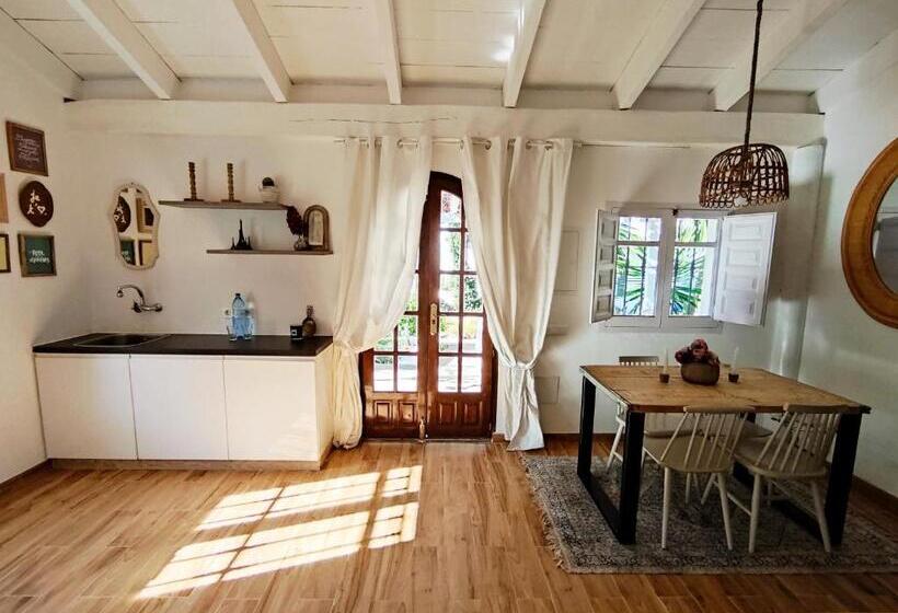 بنجلو عائلى, Finca Mil Estrellas