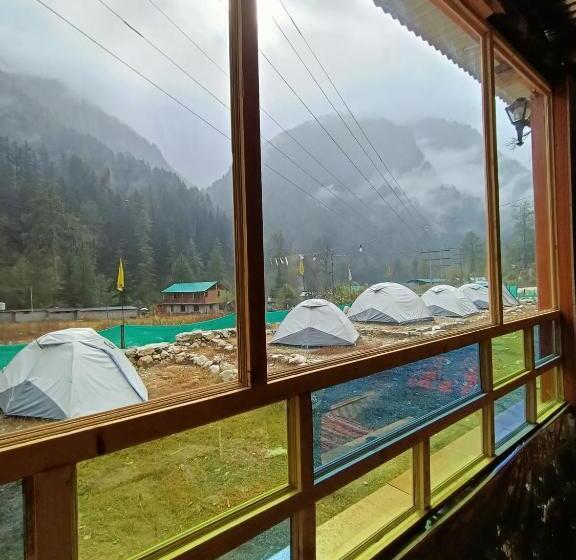 Standard Tent, Cafe Shackstone