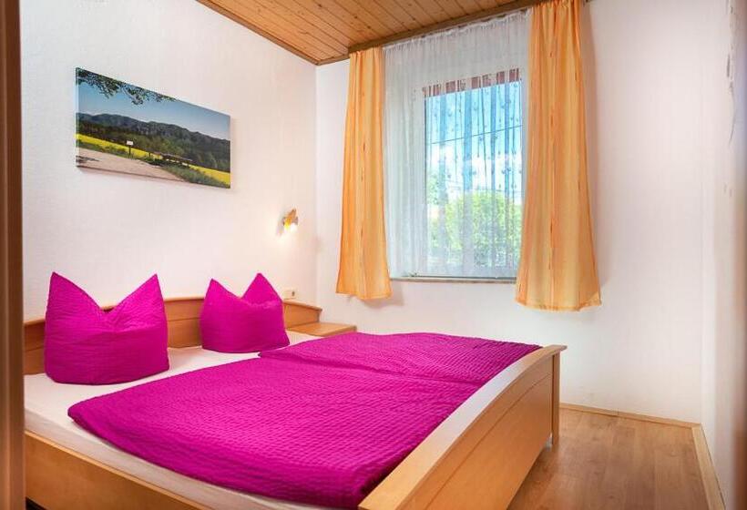 庭の見える１ベッドルームアパートメント, Ferienhaus Zur Alten Schule