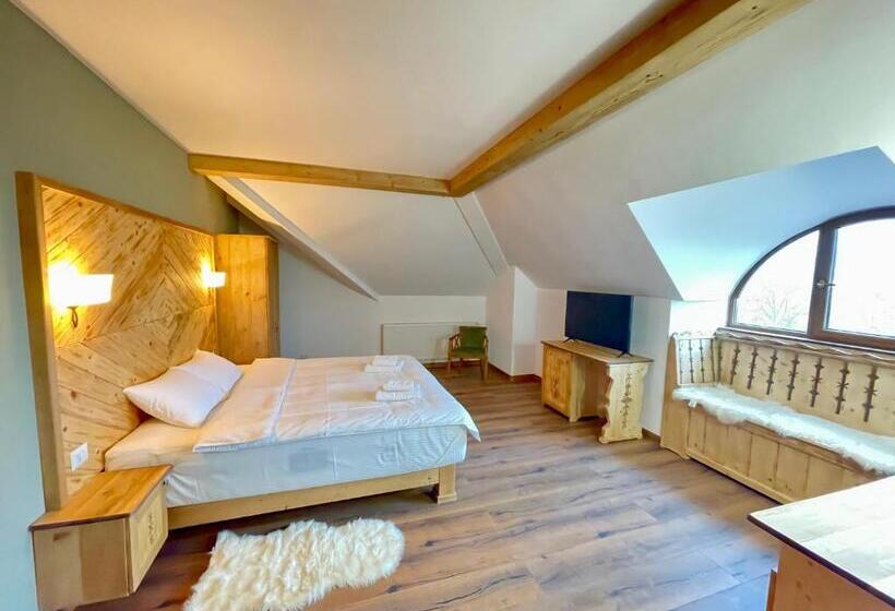 Полулюкс, Pensiunea Coronita