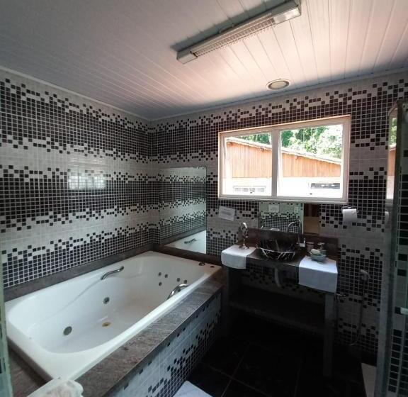 带按摩浴盆的套房, Pousada Klein