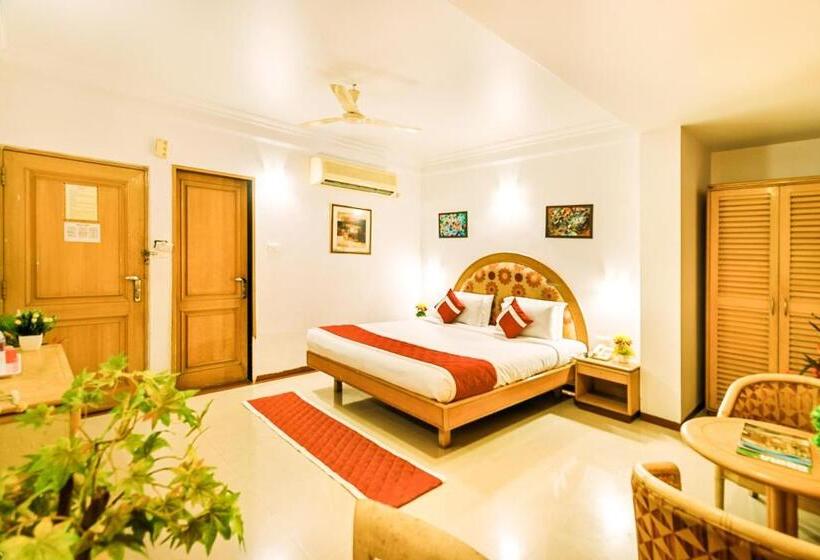 家庭间, Octave Crystal Heights