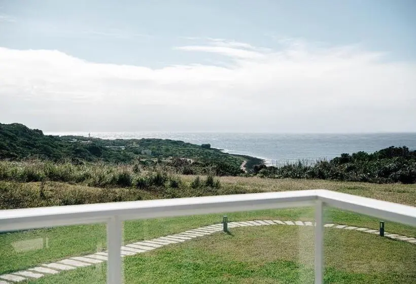 اتاق استاندارد چهار تخته با چشم‌انداز دریا, Sunlight On The Peninsula