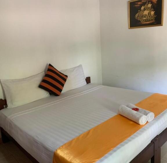 غرفة قياسية ثلاثية مطلة علي الحديقة, Villa Delorenta