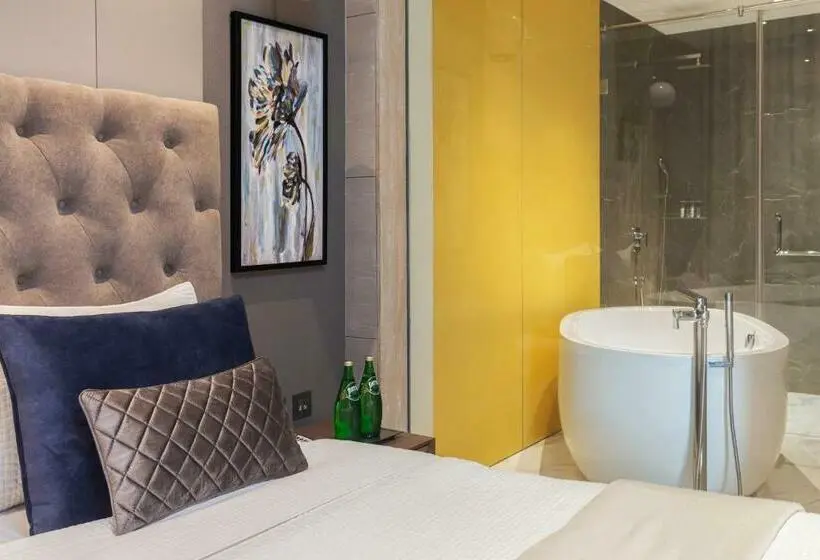 キングサイズベッドのスイートルーム, Wyndham Chandigarh Mohali