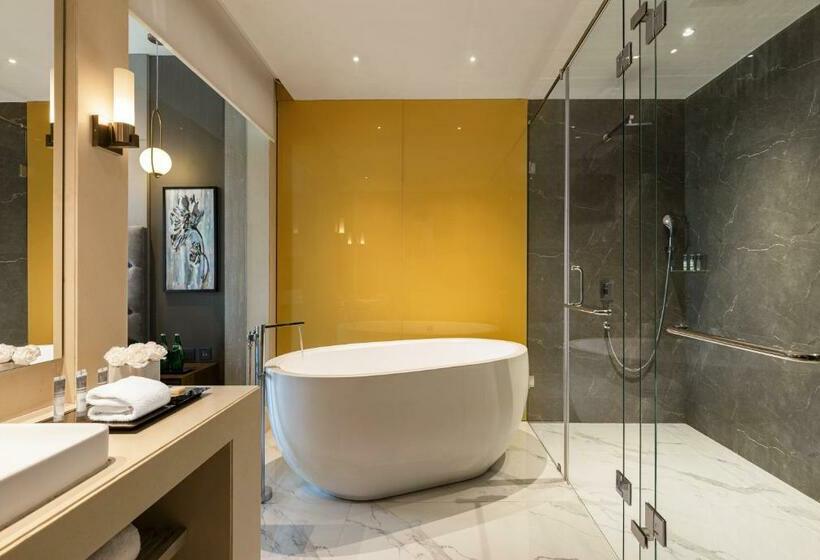 Люкс Кровать Кинг, Wyndham Chandigarh Mohali