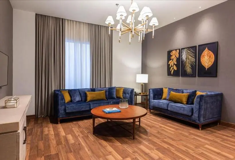 キングサイズベッドのスイートルーム, Wyndham Chandigarh Mohali