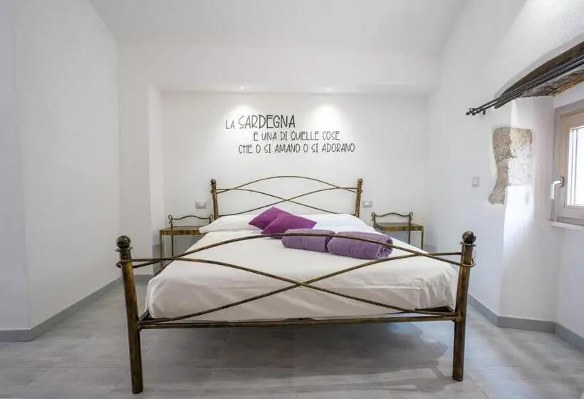 اتاق لوکس با چشم‌انداز, Casa Mirto