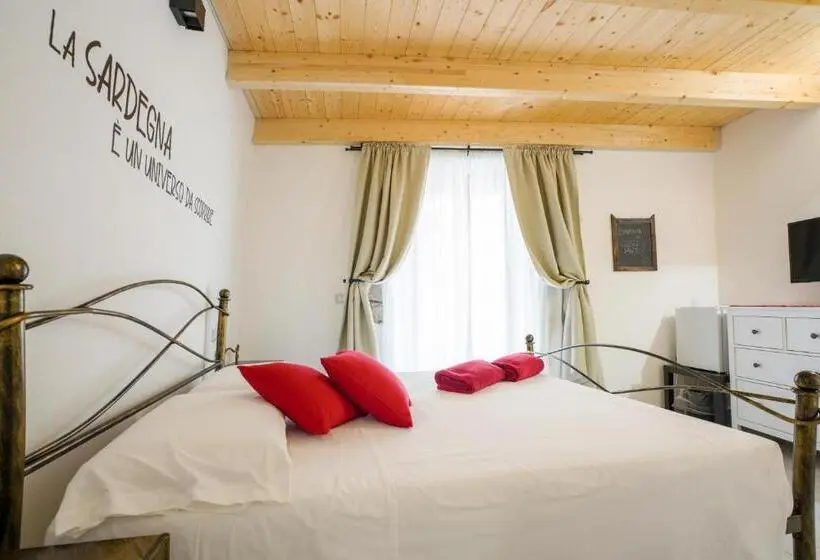 اتاق لوکس با بالکن, Casa Mirto