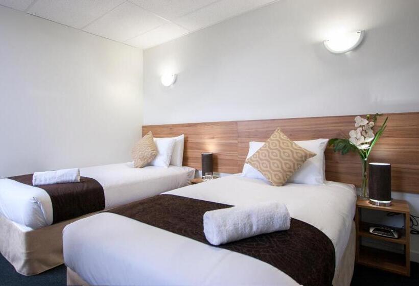 Номер Стандарт, Ascotia Off Queen