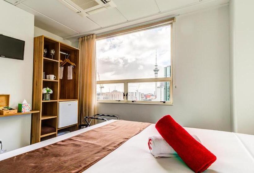 Номер Стандарт, Ascotia Off Queen