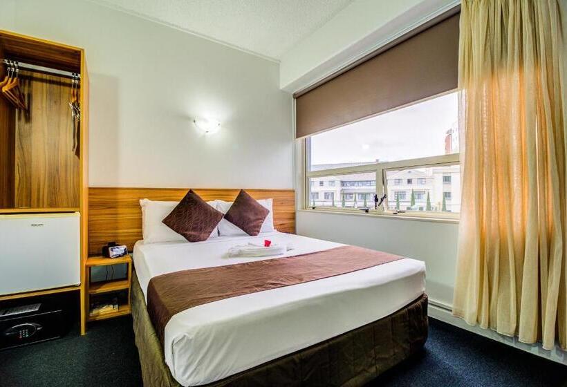 Номер Стандарт, Ascotia Off Queen