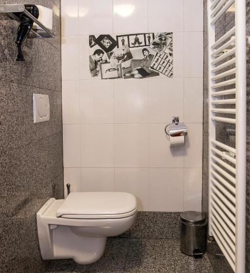 Standard Egyágyas Szoba, Film