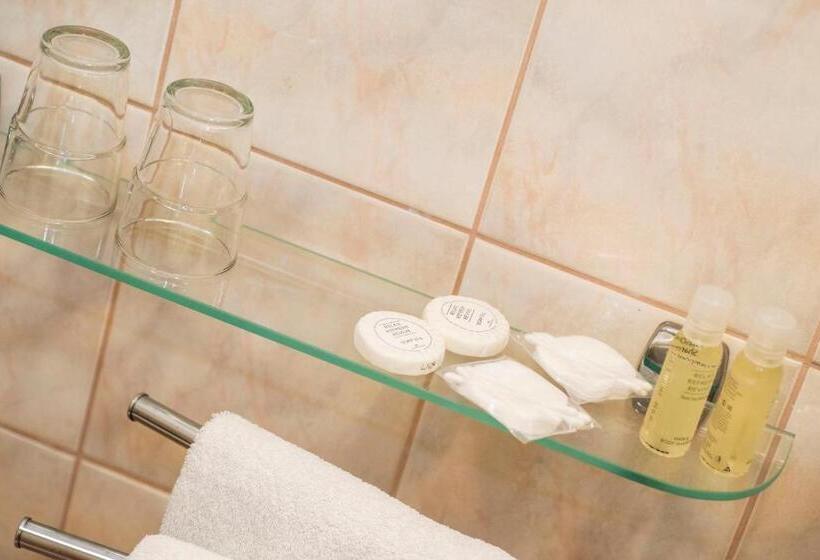 Négyágyas Standard Szoba, Film