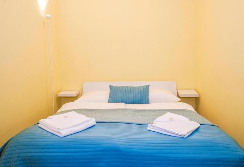 1 Szobás Apartman, Film